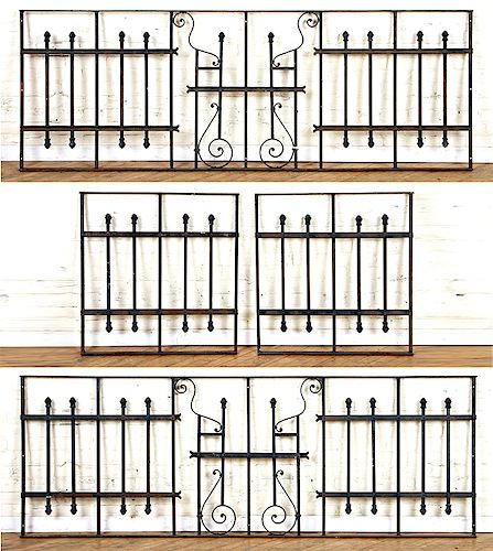 FOUR PIECES WROUGHT IRON FENCING 38a95a