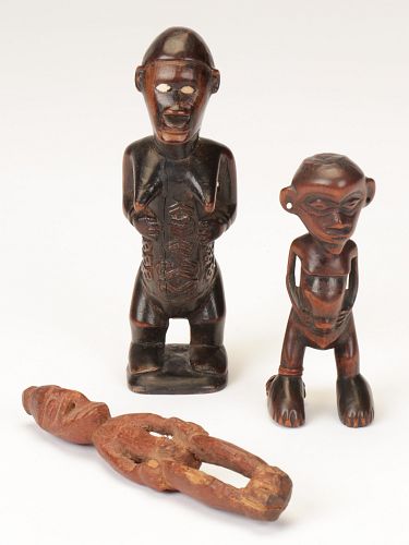 THREE SMALL AFRICAN AND PNG WOOD