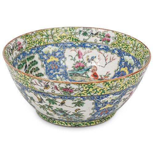 ANTIQUE CHINESE PORCELAIN CANTON BOWLDESCRIPTION: