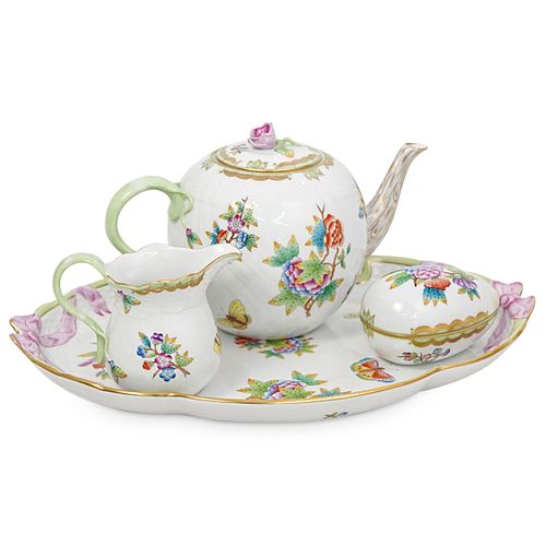  4 PC HEREND QUEEN VICTORIA PORCELAIN 38d457