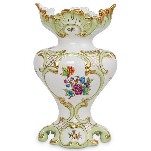 HEREND QUEEN VICTORIA GREEN PORCELAIN 38d45e