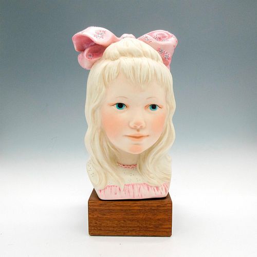 CYBIS PORCELAIN PORTRAIT BUST,