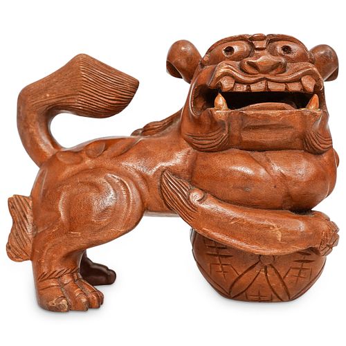 CHINESE CARVED WOOD FOO DOGDESCRIPTION: