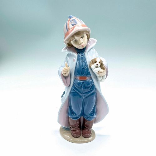 LITTLE FIREMAN 1006334 - LLADRO