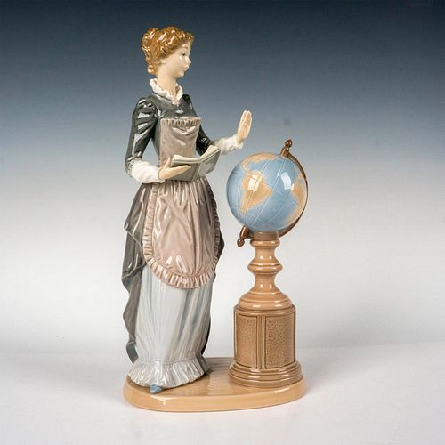 SCHOOL MARM 1005209 - LLADRO PORCELAIN