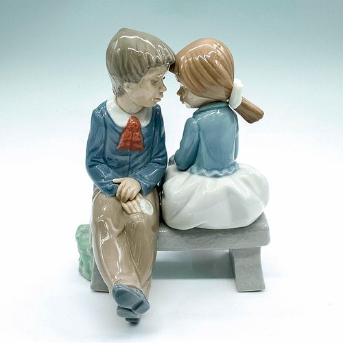 NAO BY LLADRO FIGURINE, FIRST LOVEGlossy