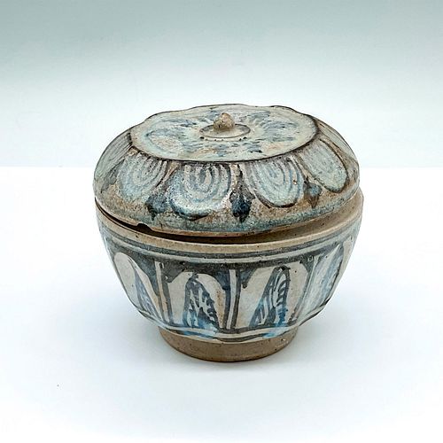 CHINESE SAWANKHALOK STYLE POTTERY