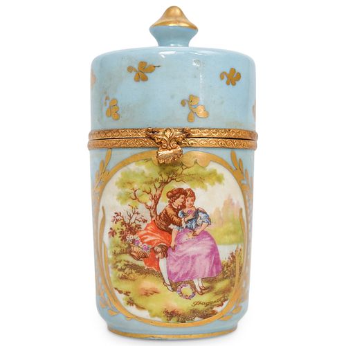 LIMOGES PORCELAIN TRINKET BOXDESCRIPTION: