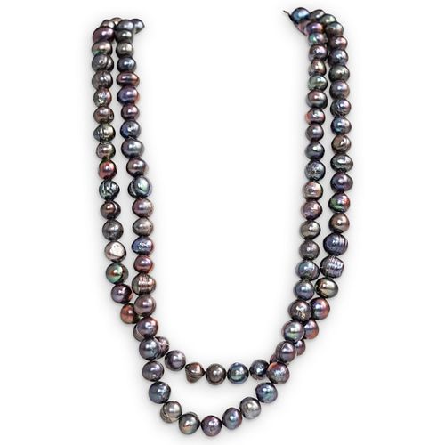 IRIDESCENT PEARL BEADED NECKLACEDESCRIPTION: