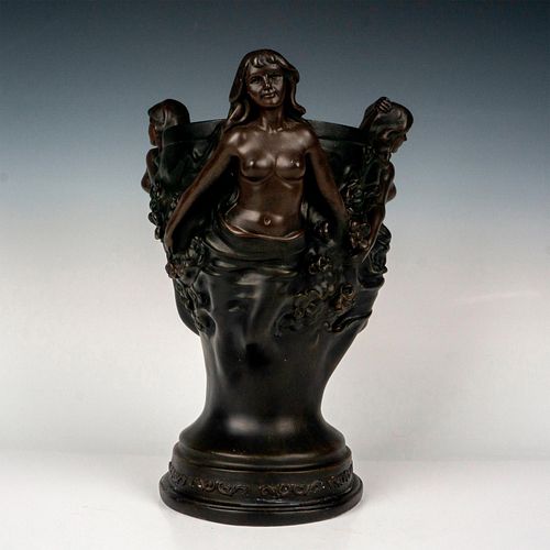 ART NOUVEAU STYLE FOOTED VASE  38e01d