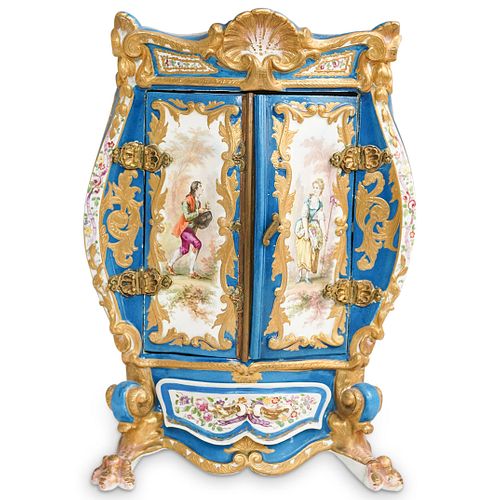 SEVRES PORCELAIN JEWELRY CASEDESCRIPTION  38e19e