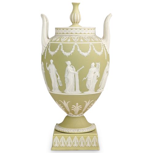 WEDGWOOD GREEN JASPERWARE URNDESCRIPTION: