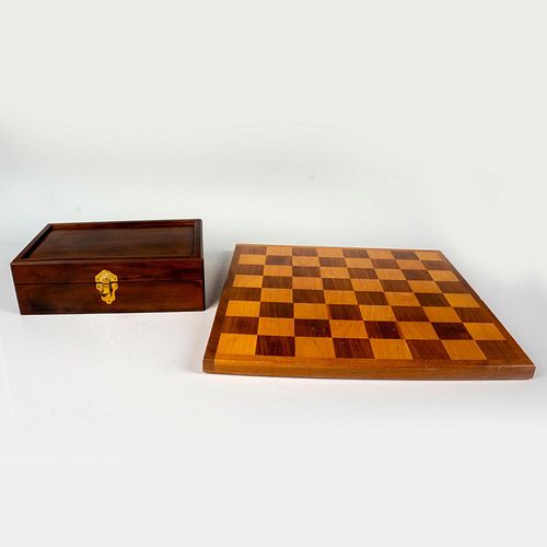 33PC PEWTER CHESS SET WITH WOODEN BOARDIncludes