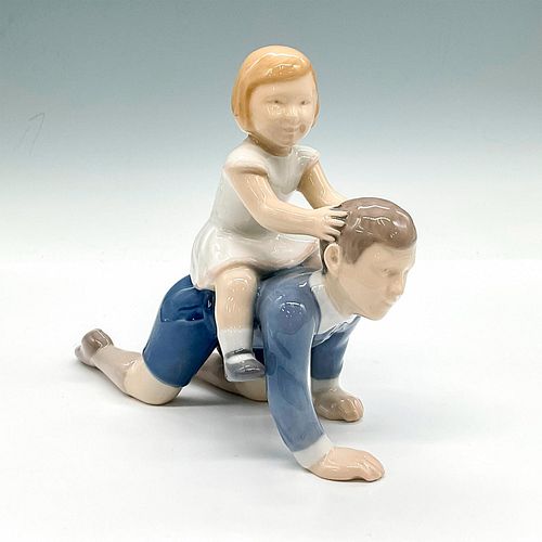 BING AND GRONDAHL PORCELAIN FIGURINE,