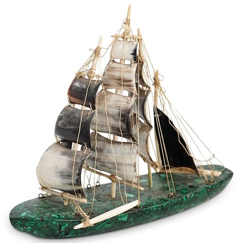 VINTAGE MALACHITE AND HORN BOATDESCRIPTION: