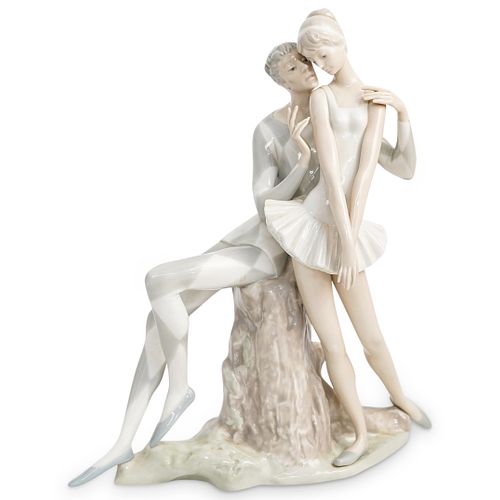 LLADRO  IDYL PORCELAIN FIGURINEDESCRIPTION: