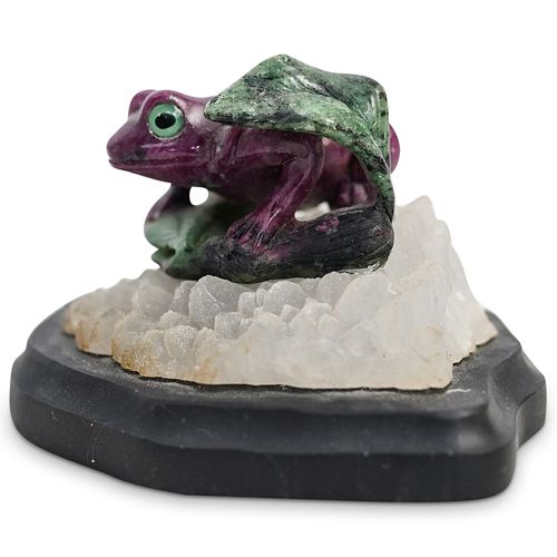 SEMI PRECIOUS STONE CARVED FROGDESCRIPTION  38e9da