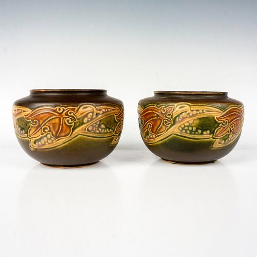 PAIR OF ROSEVILLE POTTERY VASES  38e9f9