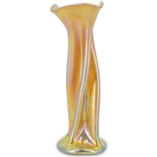 STEUBEN GOLD AURENE SWIRLED VASEDESCRIPTION: