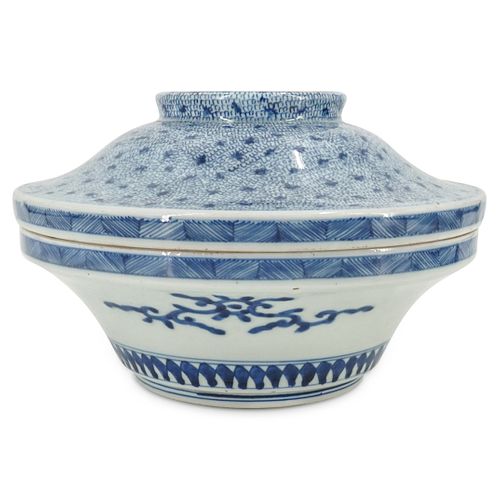 JAPANESE BLUE WHITE PORCELAIN 38c5c5