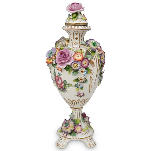 SITZENDORF GERMAN PORCELAIN URNDESCRIPTION: