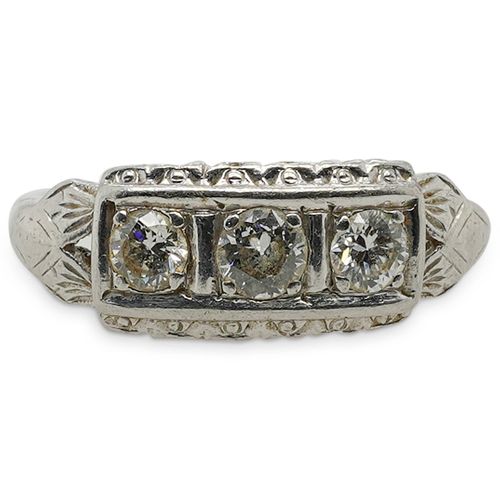 ART DECO PLATINUM AND DIAMOND RINGDESCRIPTION  38c793