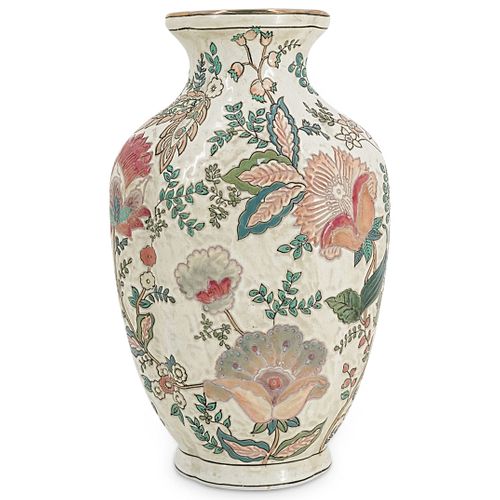 CHINESE QING FLORAL VASEDESCRIPTION  38c882