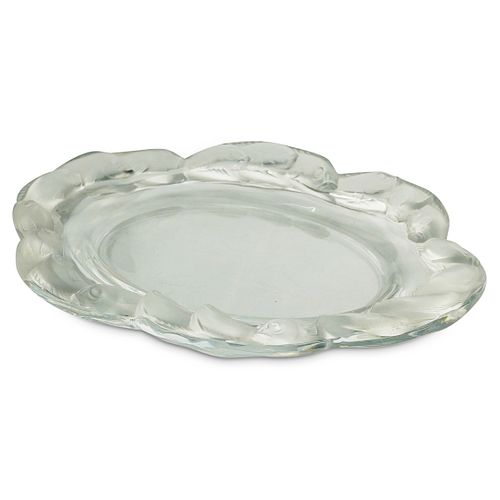 LALIQUE FISH BORDER PLATEDESCRIPTION: