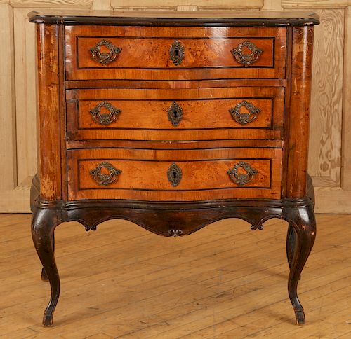 ITALIAN WALNUT THREE DRAWER COMMODE