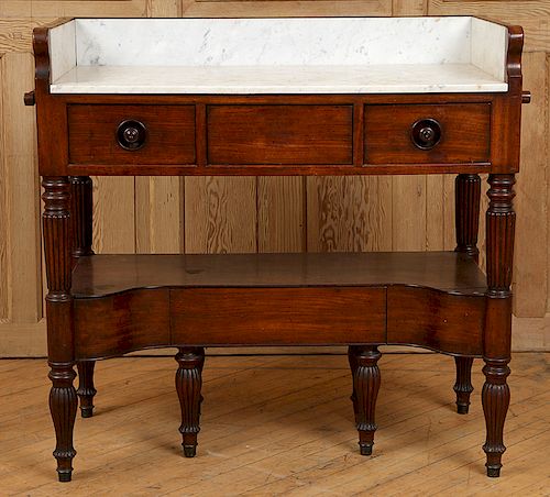 19TH CENTURY MAHOGANY WASH STAND