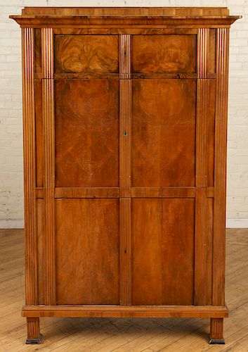 19TH C FRENCH WALNUT SECRETAIRE 38cc04