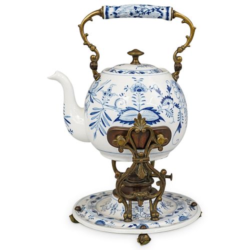 MEISSEN "BLUE ONION" TEAPOT W/