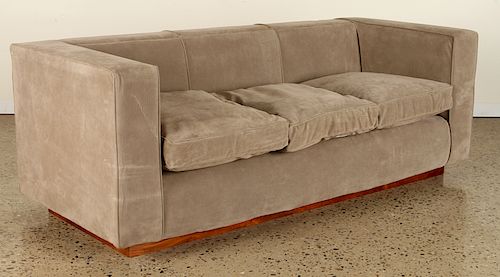 AN UPHOLSTERED EVEN ARM SOFA CIRCA 38cf81