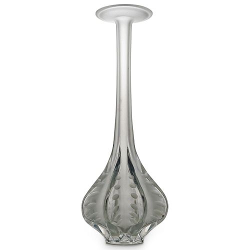 MARIE CLAUDE LALIQUE CRYSTAL VASEDESCRIPTION: