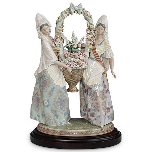 LLADRO FLORAL OFFERING PORCELAIN GROUPINGDESCRIPTION:A