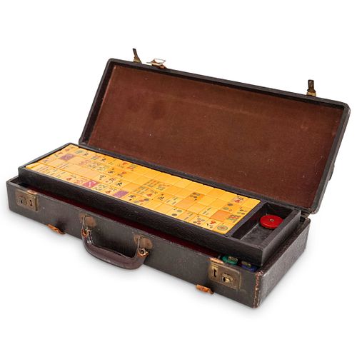 CHINESE BAKELITE MAHJONG SETDESCRIPTION  38d2d6