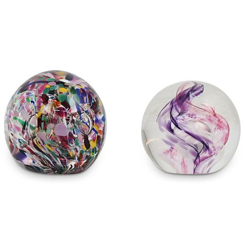 (2 PC) ART GLASS PAPERWEIGHTS SETDESCRIPTION: