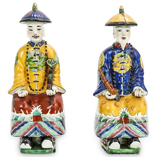 PAIR OF CHINESE PORCELAIN FIGURESDESCRIPTION: