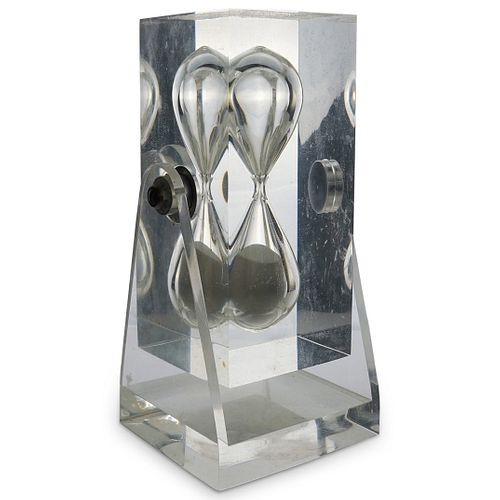 MID CENTURY LUCITE HOURGLASSDESCRIPTION: