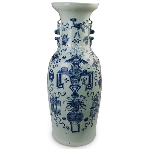 LARGE CHINESE PORCELAIN BLUE AND
