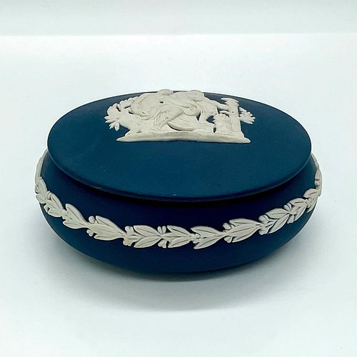 WEDGWOOD BLUE JASPERWARE BOX WITH 38fef3