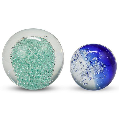 (2 PC) MURANO GLASS PAPERWEIGHTSDESCRIPTION: