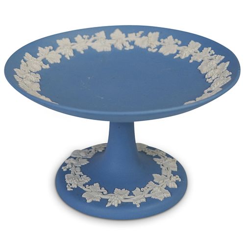 WEDGWOOD PORCELAIN PEDESTAL PLATEDESCRIPTION: