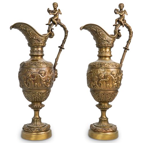 PAIR OF FRENCH BRONZE EWERSDESCRIPTION  390256