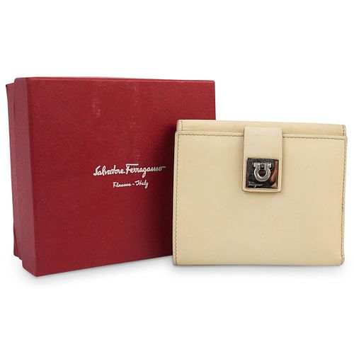 SALVATORE FERRAGAMO BEIGE WALLETDESCRIPTION: