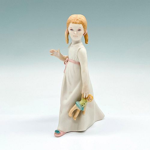 CYBIS PORCELAIN FIGURINE WENDYPainted 390540