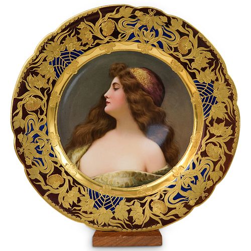 ANTIQUE ROYAL VIENNA PORCELAIN PLATEDESCRIPTION: