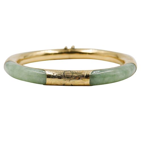 14K GOLD AND JADE BANGLEDESCRIPTION  39073c