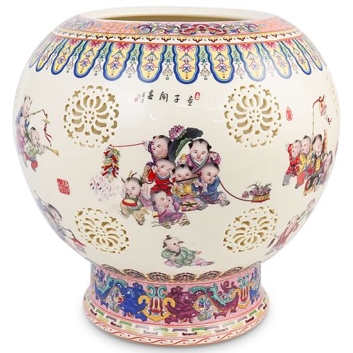 CHINESE PORCELAIN LANTERNDESCRIPTION: