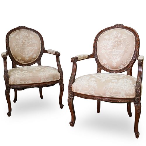 PAIR OF ANTIQUE WOOD AND EMBROIDERED 3907de